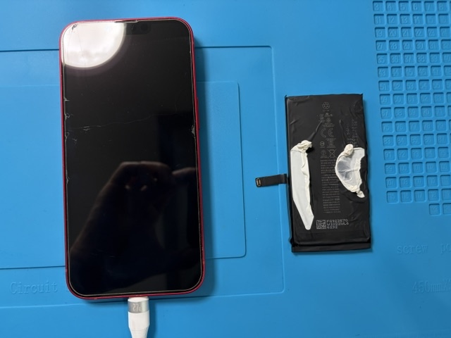 神戸市からお越しのお客様よりiPhone14のバッテリー交換をご依頼いただきました！
